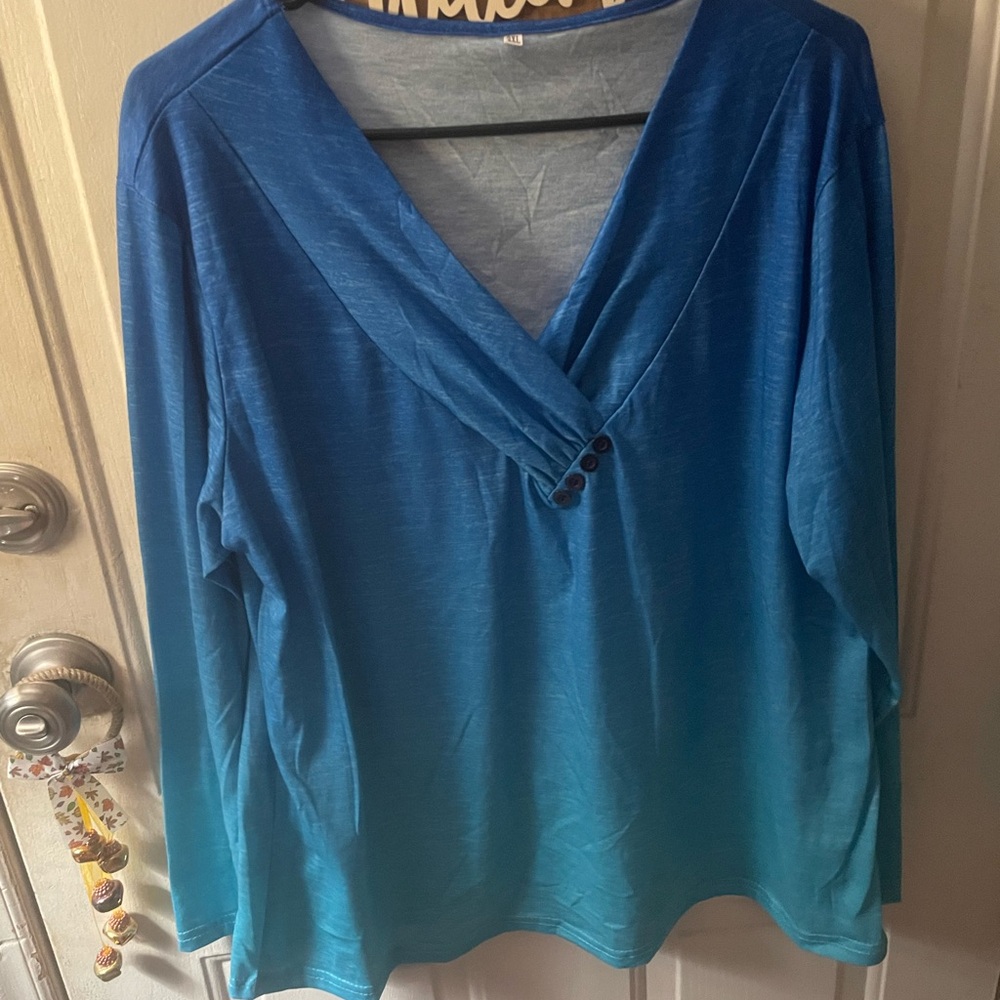 Elegant Blue Gradient Long Sleeve Top